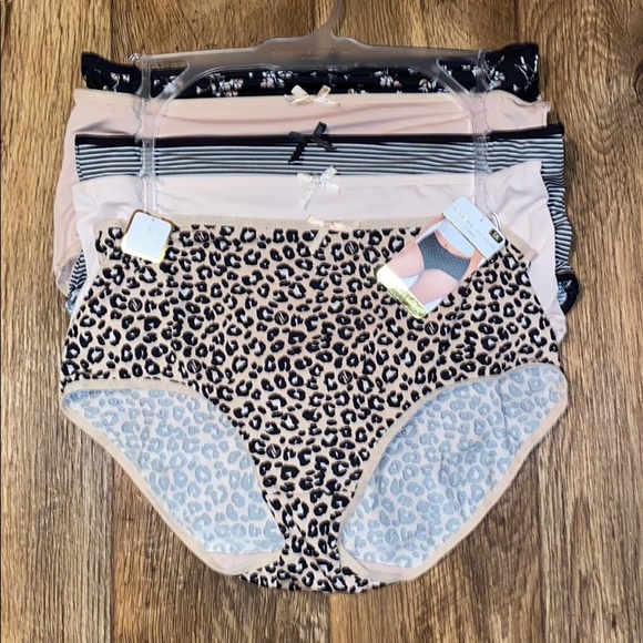 Adrienne vittadini seamless underwear Clearance